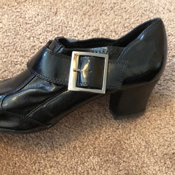 Nickels Black Heel Shoe - Picture 4 of 6